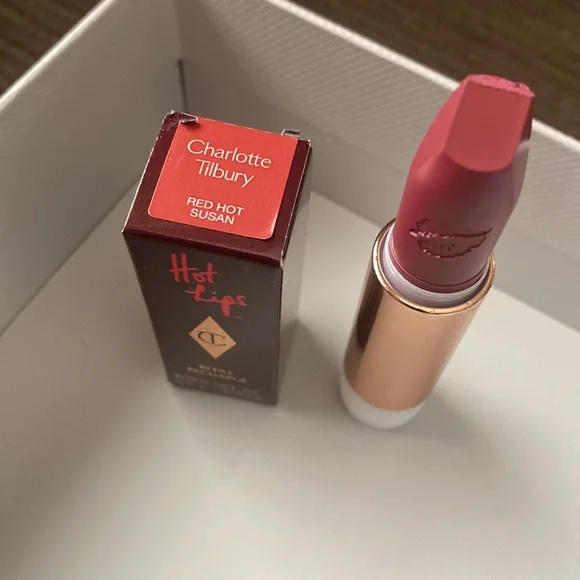 Brand New Charlotte Tilbury Lipstick Refill in Red Hot Susan - Picture 2 of 7